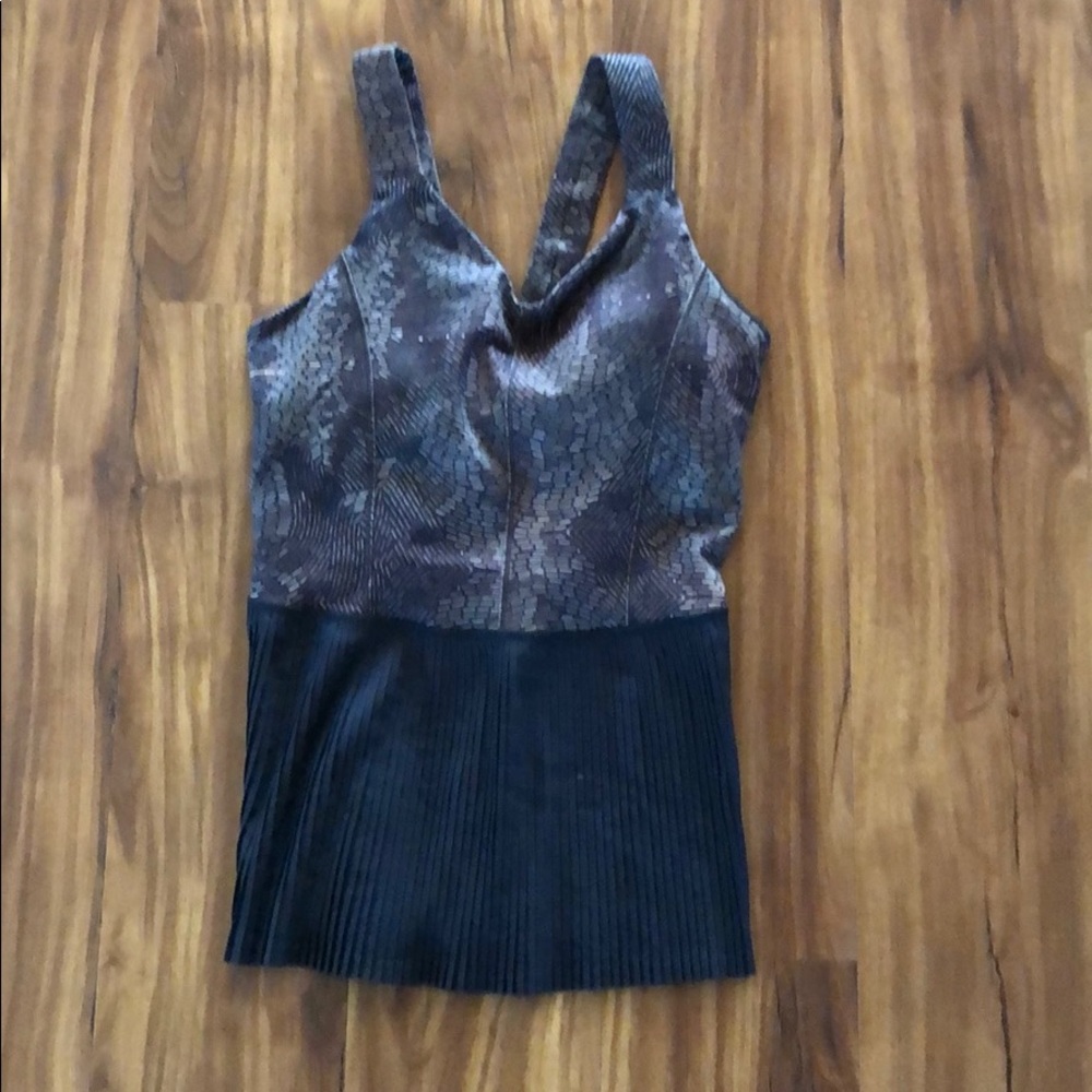 Lululemon athletic top